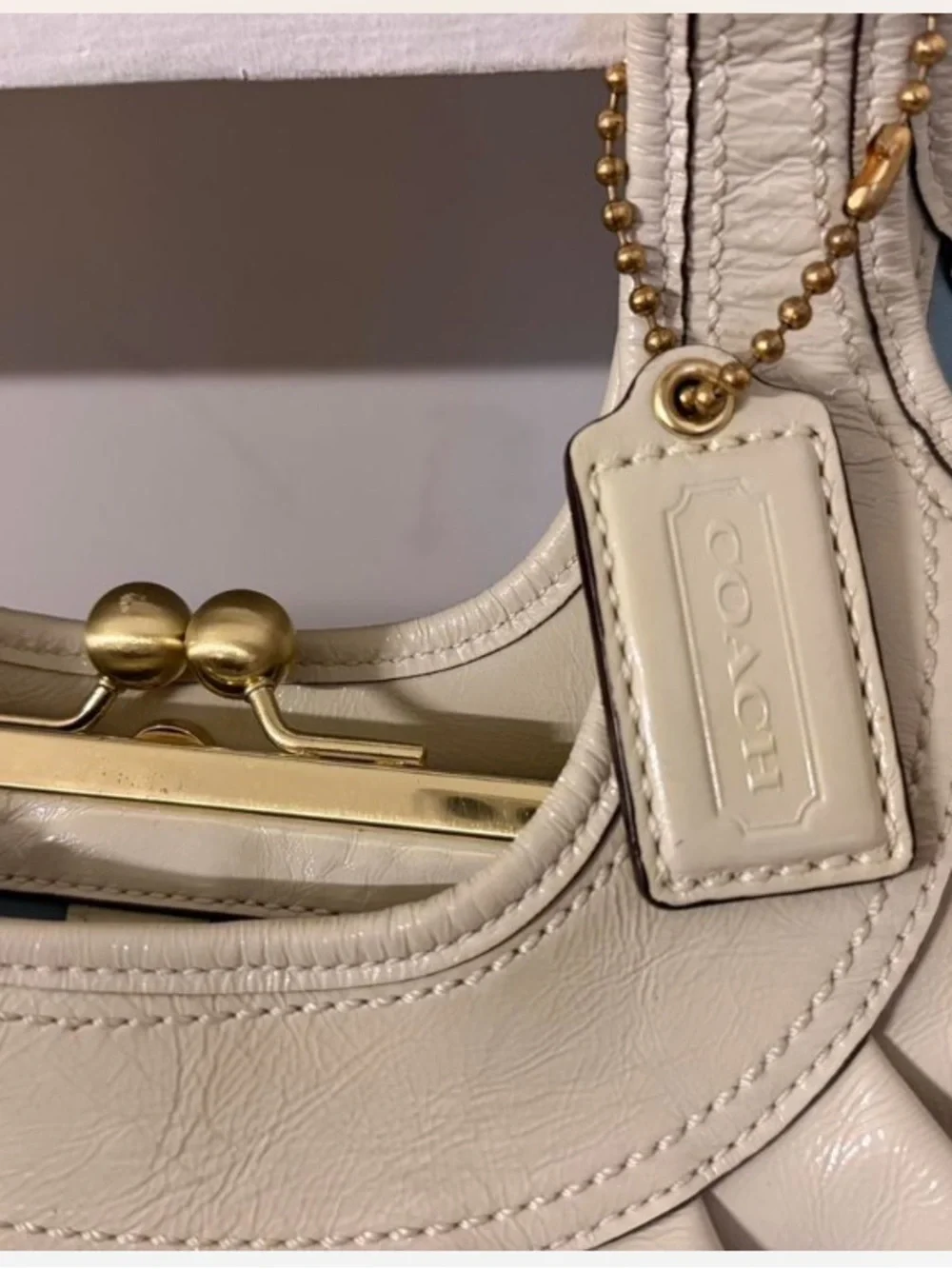 Coach Ergo 2010 White Cream Kisslock Elegant Women’s White Leather Shoulder Bag - Picture 3 of 8